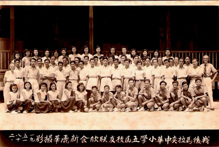 Graduation class with senior alumni